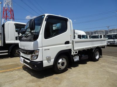 三菱 令和5年式 平ボディー 10尺 全低床 2t積載