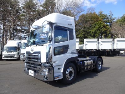 UD 令和6年式 トラクタ ハイルーフ