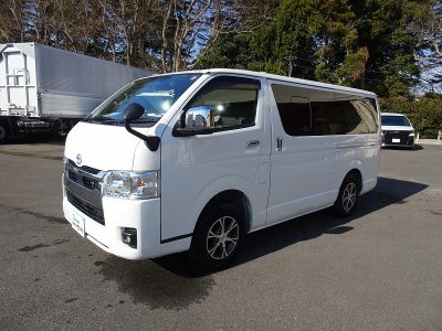 トヨタ 令和4年式 ハイエース スーパーGL ４WD